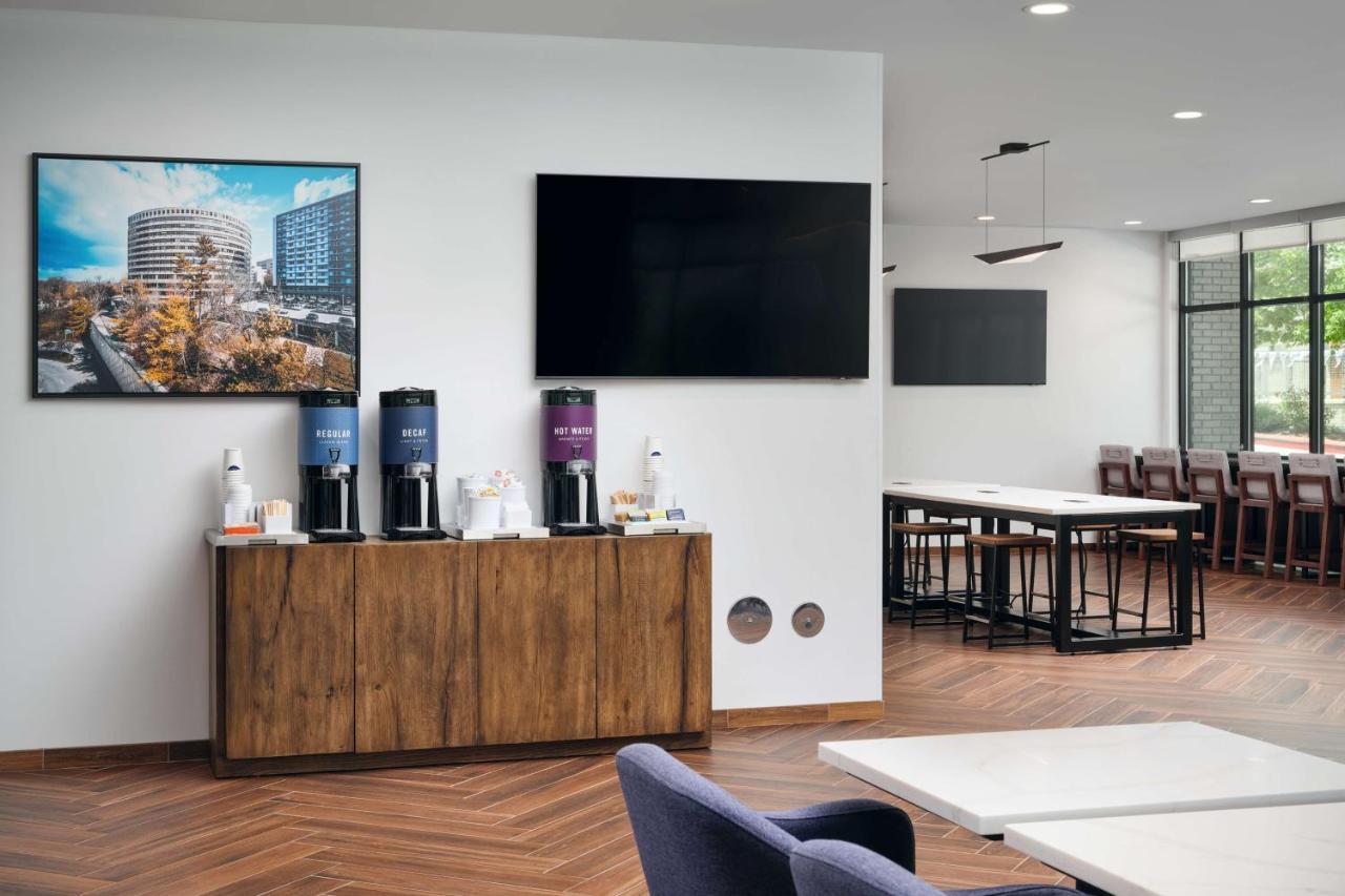 Hampton Inn Towson Downtown Экстерьер фото