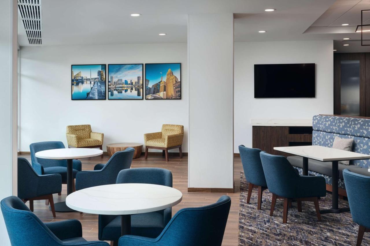 Hampton Inn Towson Downtown Экстерьер фото