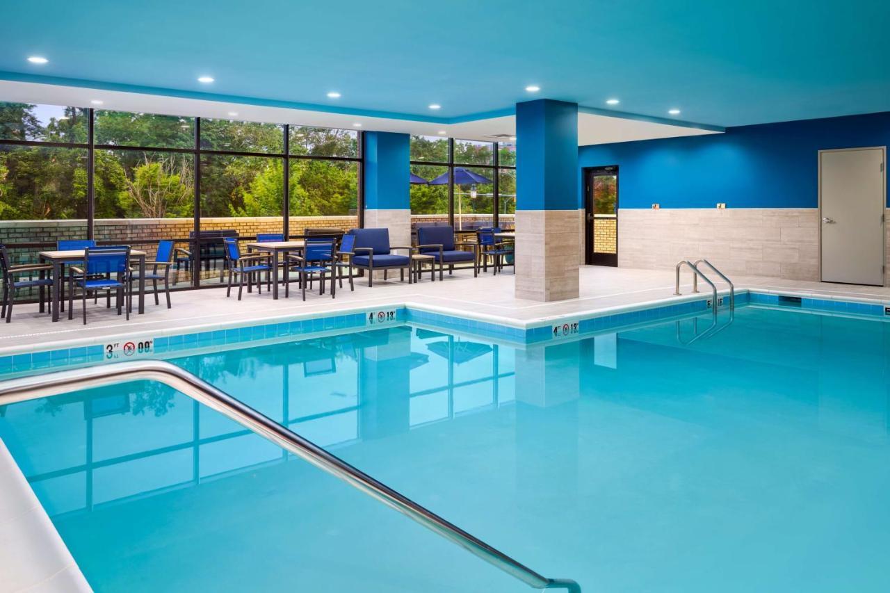 Hampton Inn Towson Downtown Экстерьер фото