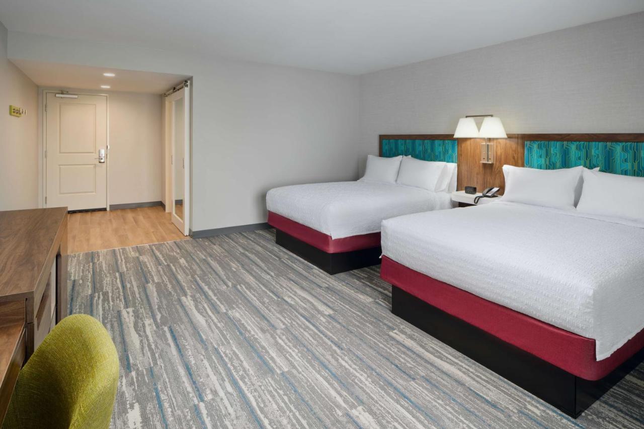 Hampton Inn Towson Downtown Экстерьер фото
