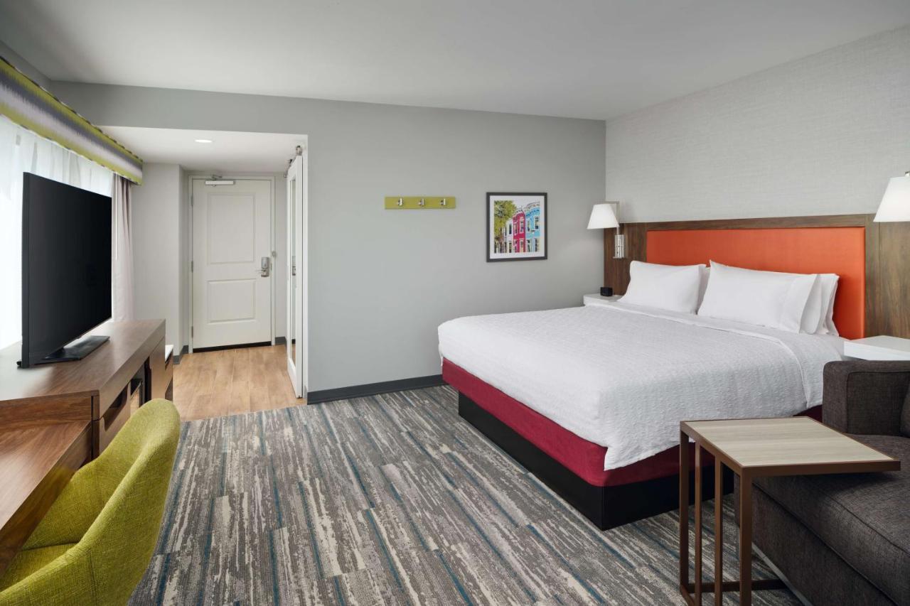 Hampton Inn Towson Downtown Экстерьер фото
