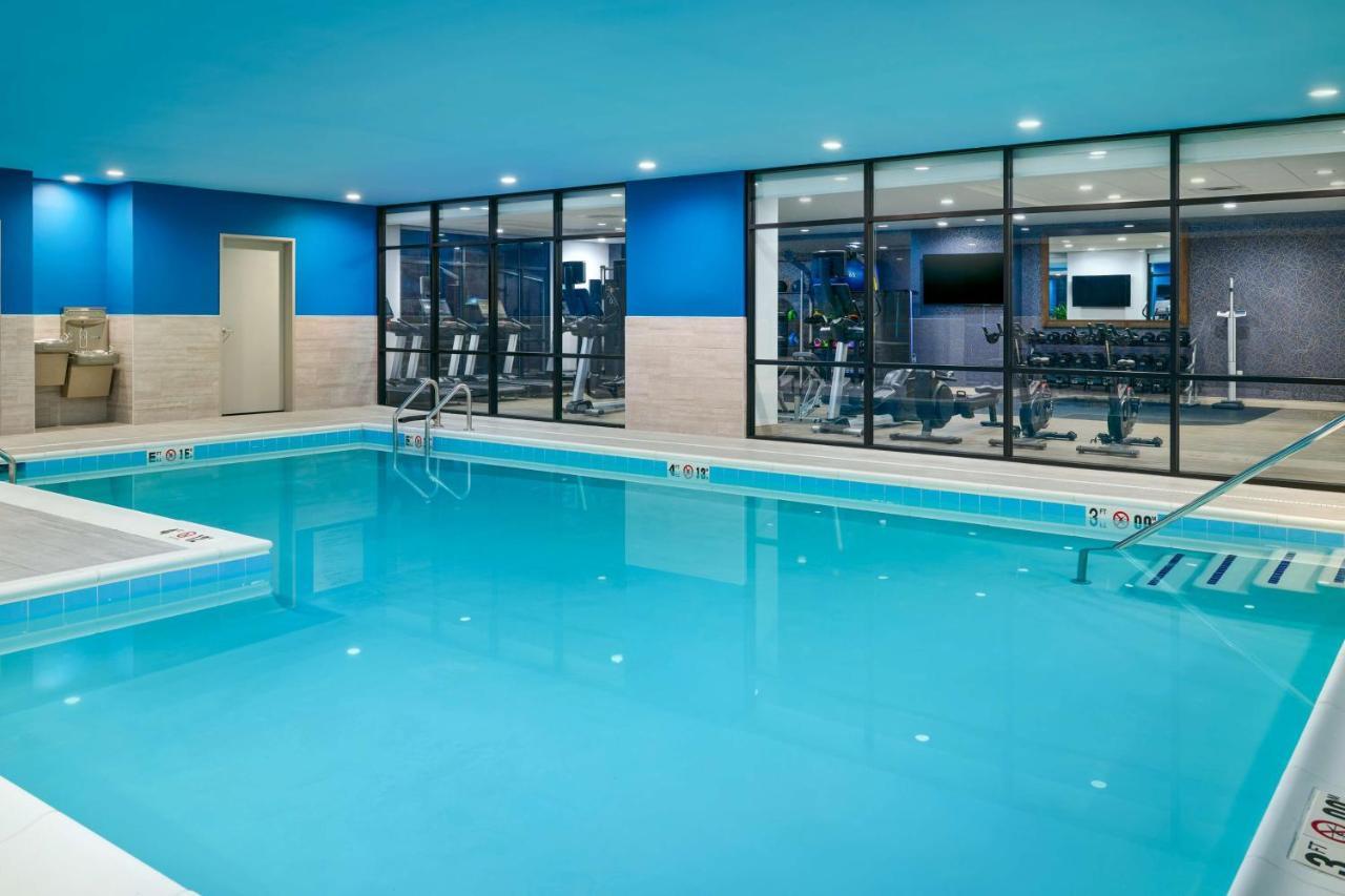 Hampton Inn Towson Downtown Экстерьер фото